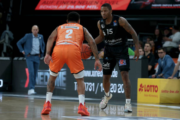 专注于防守 专注于防守